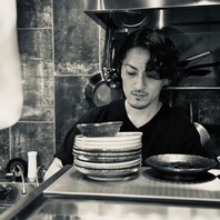 毎日一本一本丁寧に心を込めて仕込みをしています！