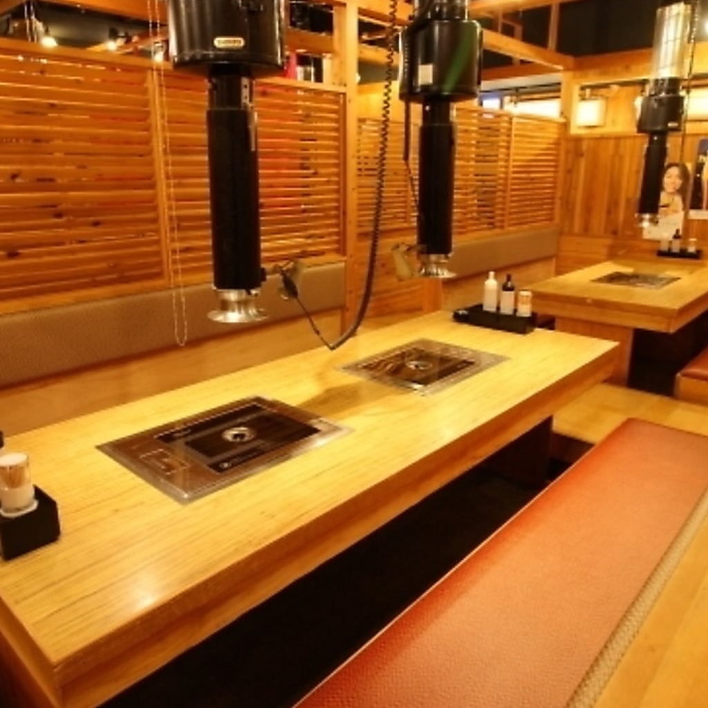 3Fは掘りごたつ席となっております。足を伸ばしてまったりと焼肉を楽しめます！デートや記念日にも◎