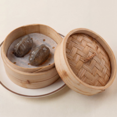 イカ墨の海鮮餃子2p