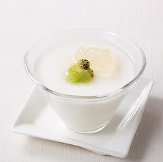 小肥羊特製杏仁豆腐