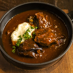 豚ほほ肉　赤ワイン煮込み