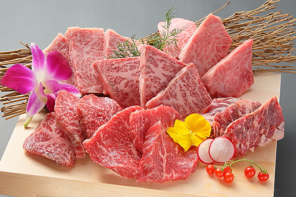 仙台牛　赤身＆霜降り肉6種焼肉盛り合わせ