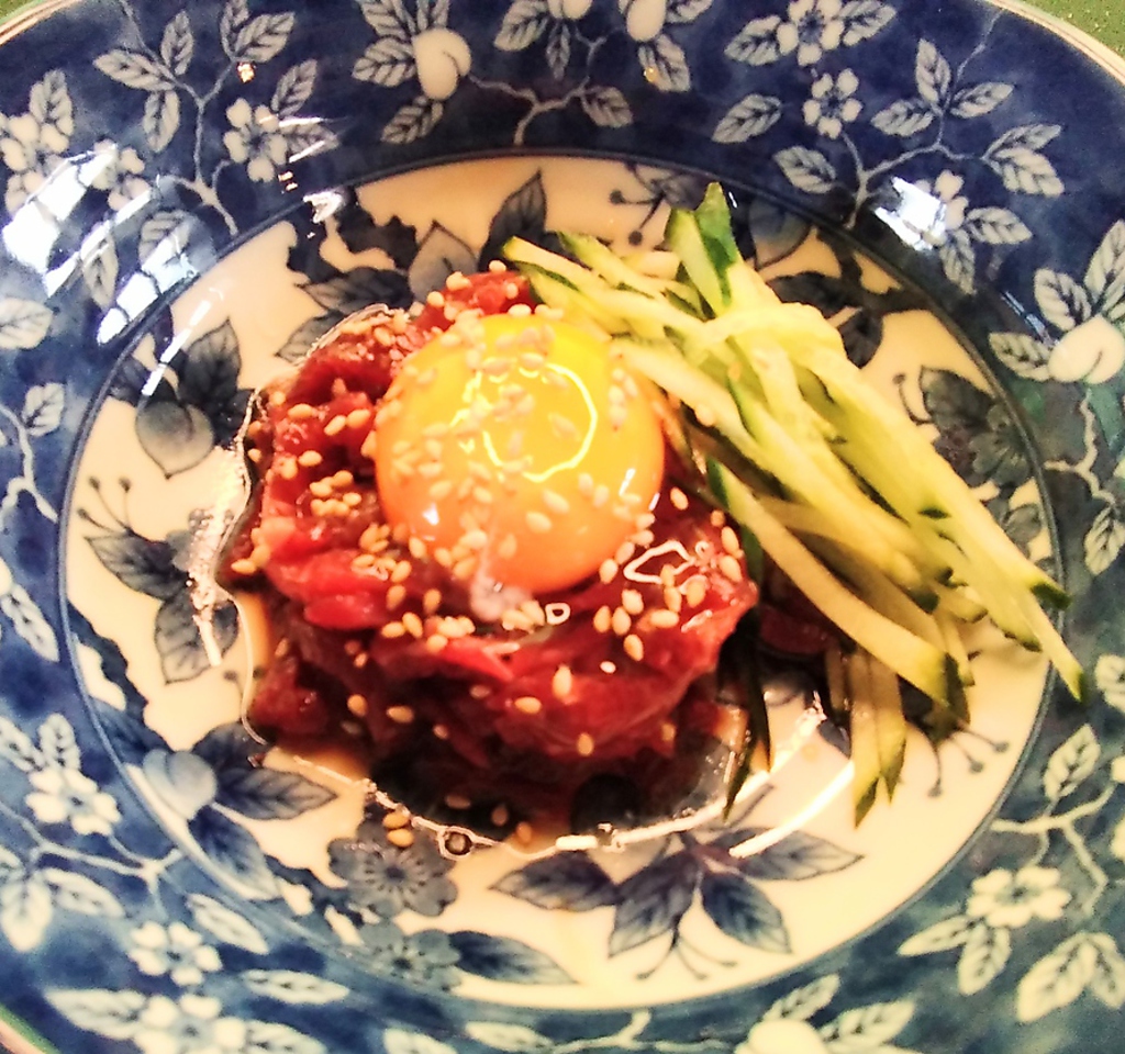 生ハム和牛を使用した・・・ユッケです。　旨いよ