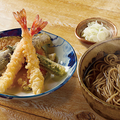 海老と初夏野菜の天ぷらそば