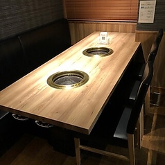 落ち着いた空間でお食事をお楽しみいただけます。プライベート感を大切にした特別な空間です。周囲の視線を気にせずにリラックスできます。