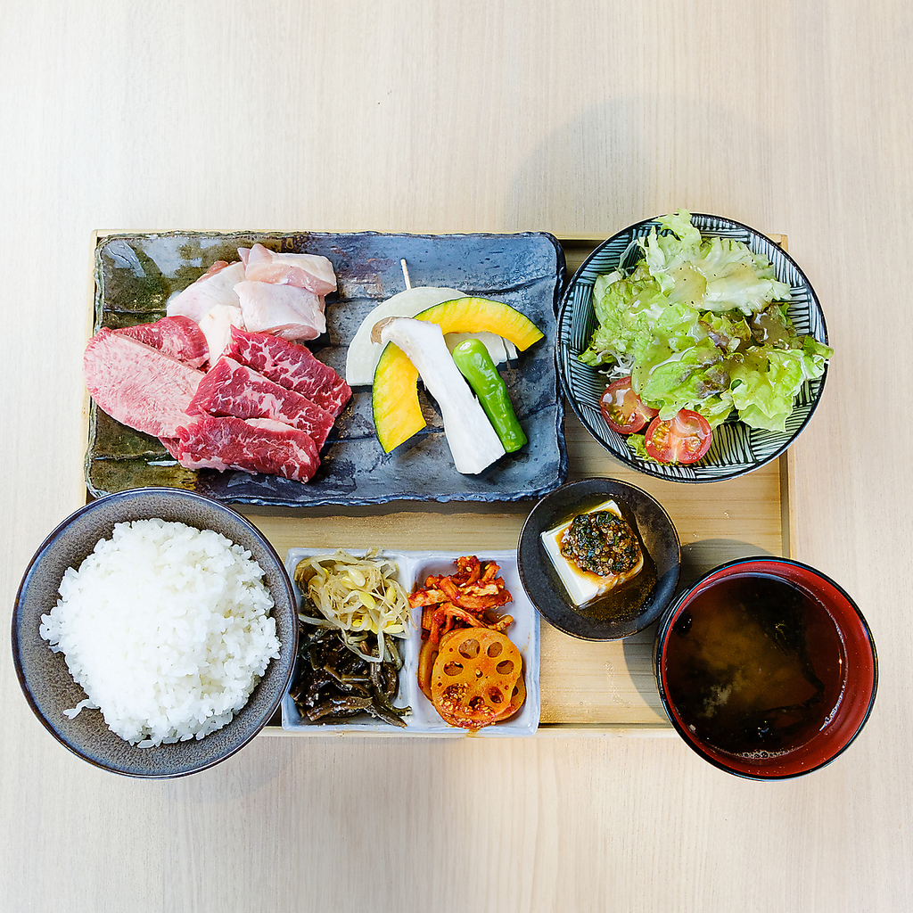 【手軽に焼肉♪】ランチもオススメ◎ボリューム満点の焼肉ランチを食べて午後からの活力をチャージ！