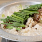 【本気もつ鍋】博多名物！コクが自慢の“もつ鍋”は、濃厚味噌or秘伝醤油のスープからお好みで♪