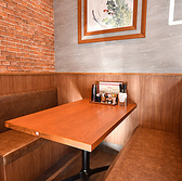 小さなお子様連れのお客様が安心してお食事を楽しめるよう、「ベビーカー入店可」としております。店内は広々としており、ベビーカーをご利用のままテーブル席までスムーズにご案内が可能です。ご家族皆様で気兼ねなく、美味しい本格中華をご堪能ください。