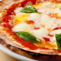 人気のピザは絶品