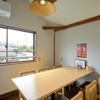 1F 6名様半テーブル