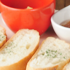 【おすすめ】ガーリックトースト-トマトソース添え-