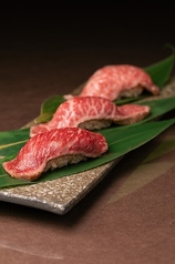 4貫盛り合わせ（赤身、中トロ、大トロ、極上ロース）