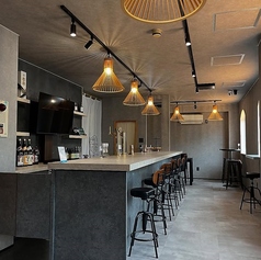 おひとり様大歓迎◎カウンター席は程よい距離感で、気軽に過ごしたい方におすすめなお席となっております♪