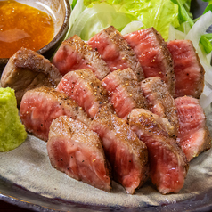 【厳選肉料理】ジューシーな旨み溢れる特製牛ステーキ