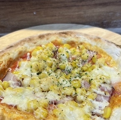 コーンマヨとベーコンのピザ