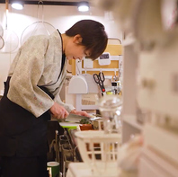 【立ち飲みでも快適な清潔空間】