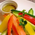 料理メニュー写真 10品目　季節野菜のバーニャカウダ