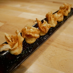 クリームチーズのワンタン包み揚げ