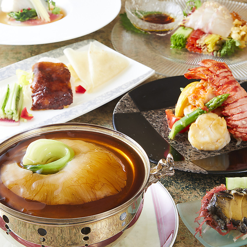 海の幸をふんだんに使い、洗練された味わいの中華料理をご堪能ください。