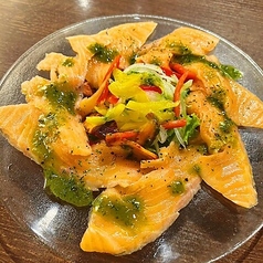 スモークサーモンのカルパッチョ
