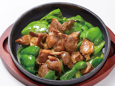 砂ずりとピーマンの特製醤油焼き