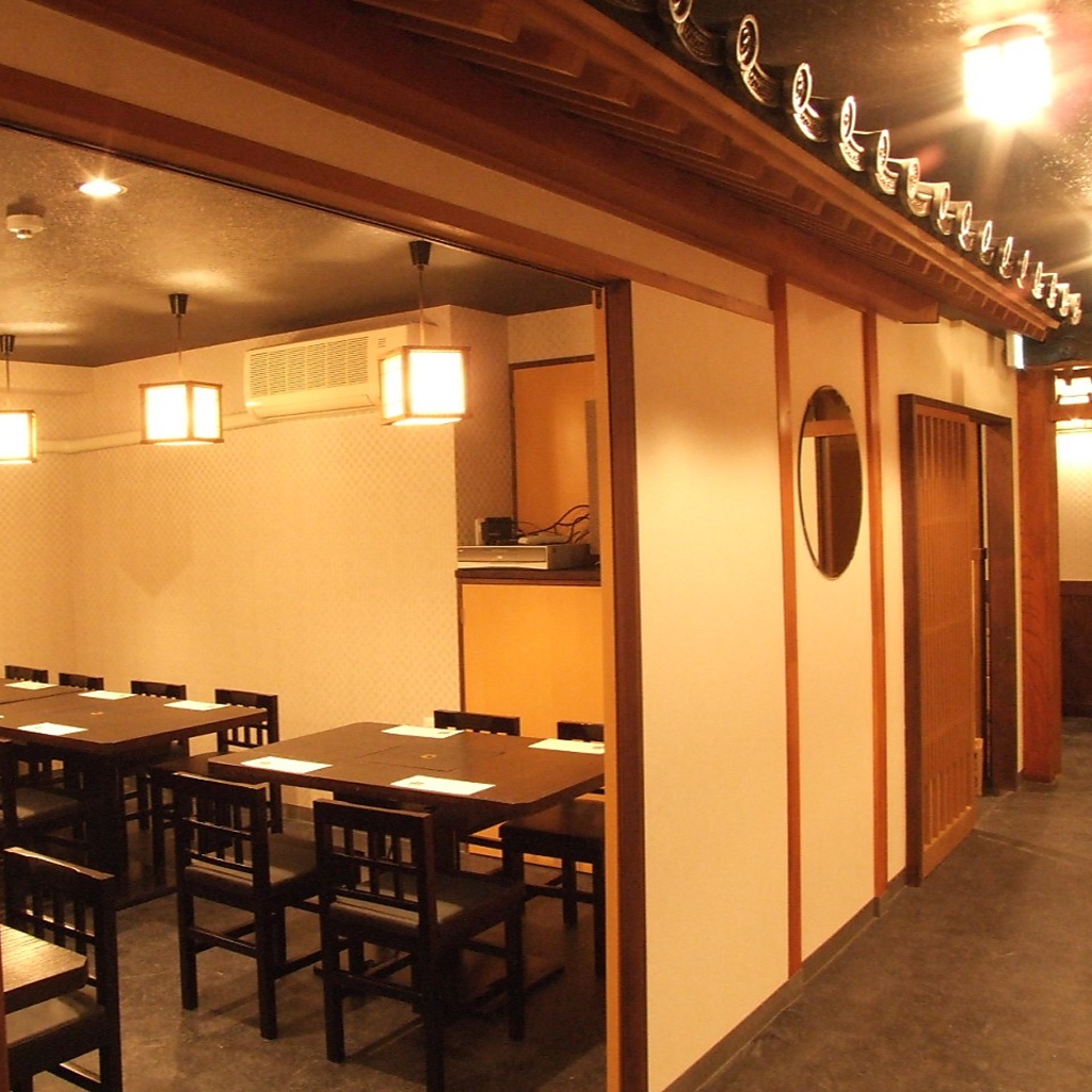 入口を開けた先には、外観からは想像も出来なかったなんとも素敵な和空間が広がります！！