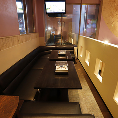 ゆったりとしたソファー席の半個室は、お食事と一緒におしゃべりも楽しみたい女子会にもおすすめです。