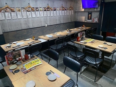 【テーブル】ゆっくりとくつろげるな和空間にうっとりしてください☆各種ご利用いただけるお席は会社宴会を始め、女子会、誕生日会、合コンなど様々なシーンにご利用頂けます!!洗練された空間でお寛ぎ下さい!!各席モニターを完備しておりますので、広々とした少人数個室でいつもとひと際違うお食事を☆