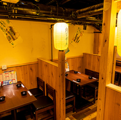 店内は、お洒落な和モダン空間で大人の個室空間。女子会やデートも気兼ねなくお過ごし頂けます。こだわりお酒を豊富にご用意しておりますので、個室席でゆったりとお愉しみください♪