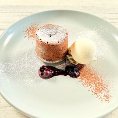 本日のデザート　フォンダンショコラ、バニラアイス添え