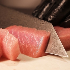 もつ鍋と燻製とビール。そのどれにも引けをとらない本鮪