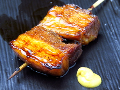 一本一本丁寧に焼き上げる焼き鳥や野菜巻き串。