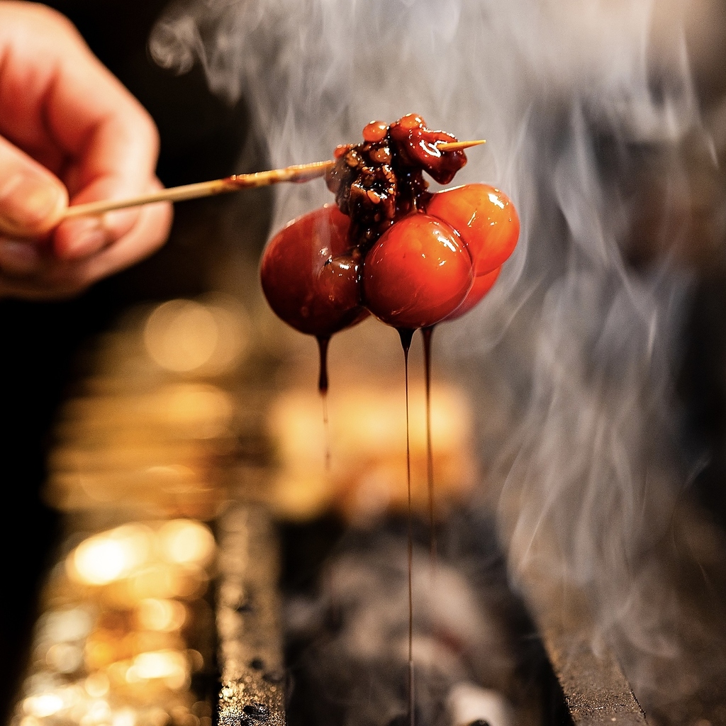備長炭で一本一本丁寧に焼き上げる自慢の焼き鳥の数々!!内臓系はレアーに仕上げ、口の中でとろけます