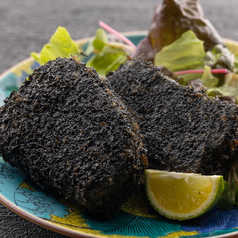 漆黒サーモンレアかつ