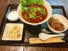 日替わりセットトムヤム麺とミニガパオセット