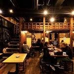 いつも賑やかな店内！！焼き鳥屋のイメージを覆す綺麗な店内は女子にも大人気☆