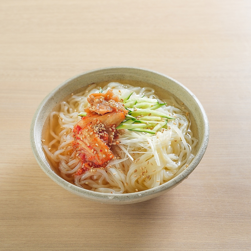 シメにぴったりな麺ものは、定番の冷麺の他、中華そばやまぜ蕎麦など種類豊富にご用意しております◎