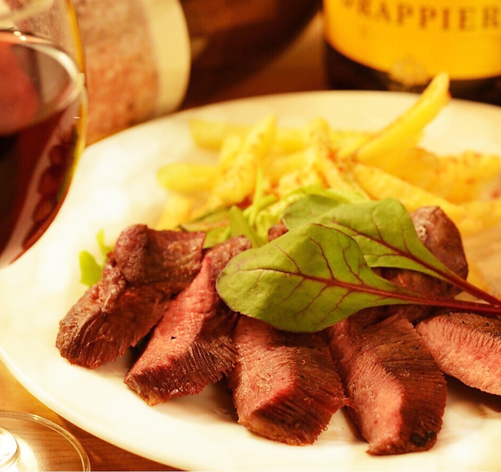 北海道十勝産のサーロイン、イチボや厚切り牛タン、そして裏メニューでA5ランクの黒毛和牛まで♪