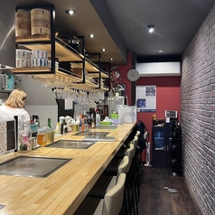 鉄板のついた広々カウンター!お1人様も大歓迎です☆