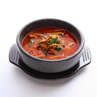 美味しいひとときを演出する料理も豊富にご用意！