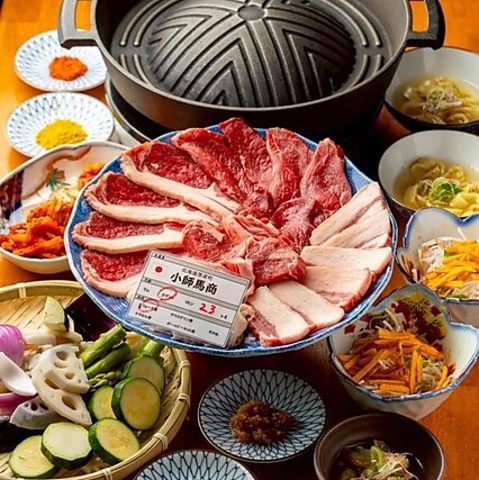 多彩な肉料理と豊富なお酒を心地よい空間で満喫できる駅近の隠れ家のようなお店