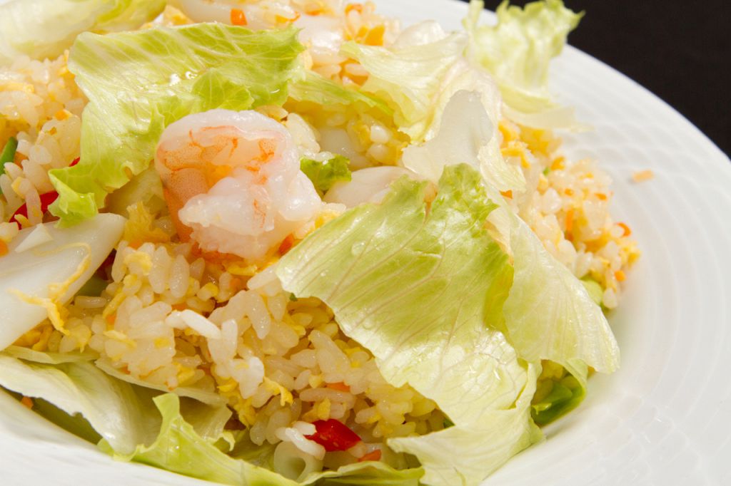 絶品の海老入りレタス炒飯！