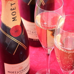 ロビンソン特製アニバーサリーコースには、乾杯スパークリングが