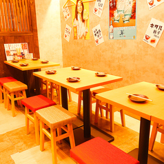 普段の飲み会から少人数さまのご宴会のご利用にオススメの個室席を完備しております。ゆったりとしたテーブル席でお寛ぎください。お席だけのご予約や当日のご予約も受け付けております！東京駅での宴会・飲み会・歓迎会・送別会など様々なシーンでご利用下さい！