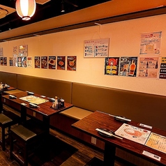 グループでのご利用に最適な、4名様用のテーブル席をご用意してますご友人とのお食事、少人数の飲み会などにぴったりです♪ゆったりとお座りいただき、楽しい時間をお過ごしください!