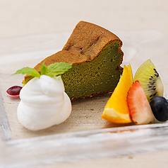 【デザート】手摘み狭山抹茶のチーズケーキ マスカルポーネクリーム添え