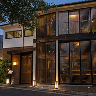 築60年の古民家を改装した古民家で味わう贅沢な宴席