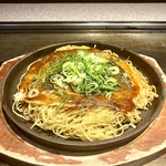 当店名物の広島風お好み焼き！ぜひご賞味ください！