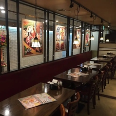 広々としたテーブル席なので、お酒もお料理もたくさん注文できます♪気の合う仲間とテーブルを囲んで、ゆっくりとお楽しみいただけます。少人数での飲み会や、ご家族でのお食事にもぴったり。