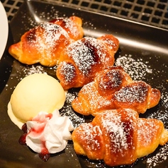 クロワッサンのハニートースト